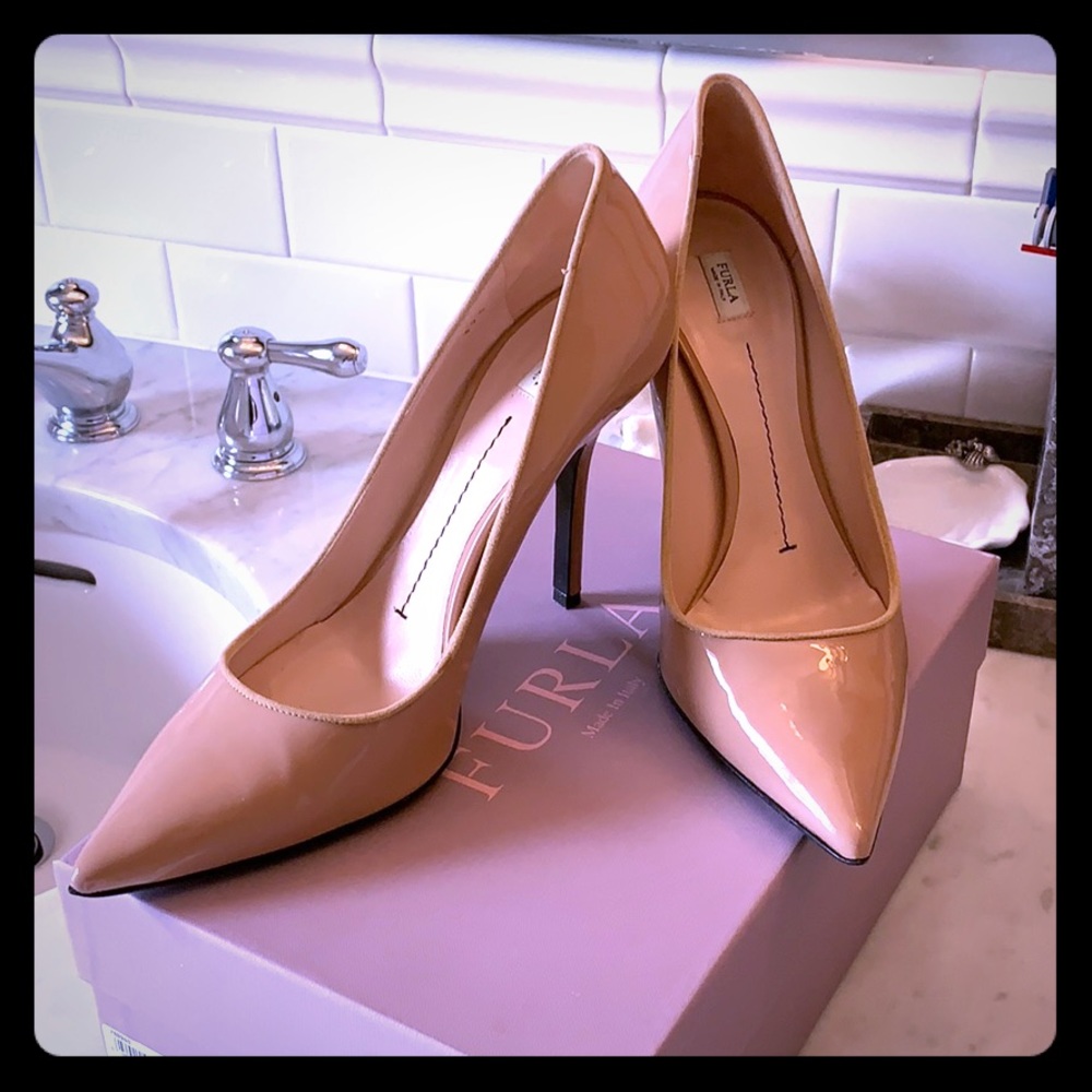Furla Giselle pump